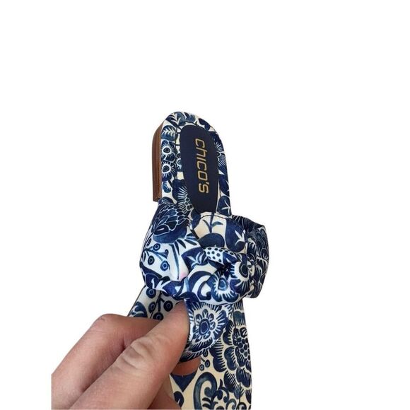 Chico’s Print Knotted Sandals size 9.5 White Blue floral - Picture 3 of 7
